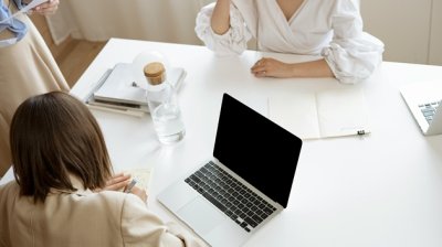 Hong Kong Inc. Finding the Right Financial Partner Hong Kong Inc. Finding the Right Financial Partner